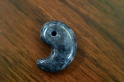 糸魚川産　勾玉　32mm