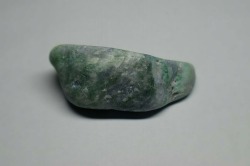 糸魚川産　翡翠原石