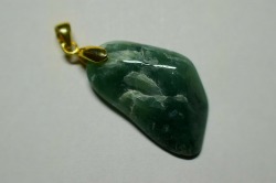 糸魚川産　ペンダントトップ