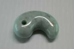 糸魚川産翡翠　勾玉　34mm