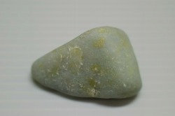 糸魚川産　翡翠原石