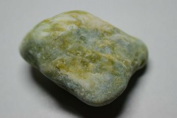 糸魚川産　翡翠原石