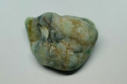 糸魚川産　翡翠原石