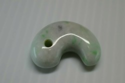 糸魚川産翡翠　勾玉　29mm