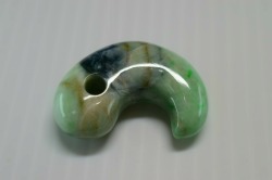 糸魚川産翡翠　勾玉　32mm