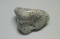 糸魚川産　翡翠原石