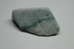糸魚川産　翡翠原石