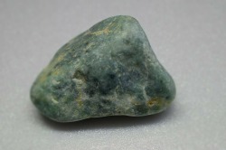 糸魚川産　翡翠原石　