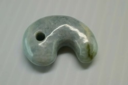 糸魚川産翡翠　勾玉　26mm