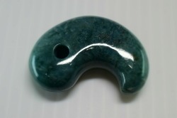 糸魚川産翡翠　勾玉　36mm