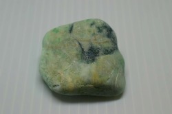 糸魚川産　翡翠原石