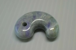 糸魚川産翡翠　勾玉　33mm