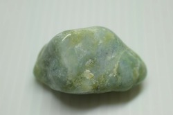 糸魚川産　翡翠原石