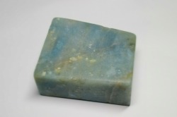 糸魚川産　翡翠原石　青