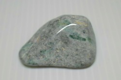 糸魚川産　翡翠原石