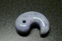 糸魚川産翡翠　勾玉　33mm