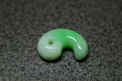 糸魚川産翡翠　勾玉　19mm