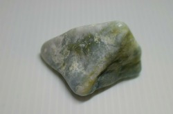 糸魚川産　翡翠原石
