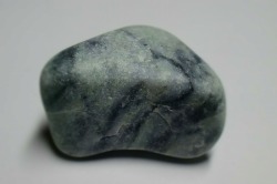糸魚川産　翡翠原石