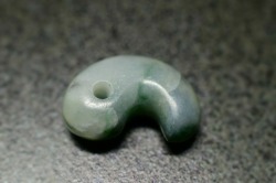 糸魚川産翡翠　勾玉　19mm