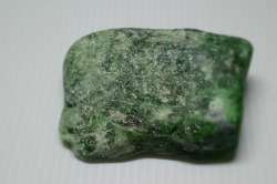 糸魚川産　翡翠原石　