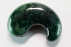 糸魚川産翡翠　勾玉　33mm