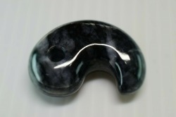 糸魚川産翡翠　勾玉　31mm