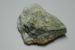 糸魚川産　翡翠原石