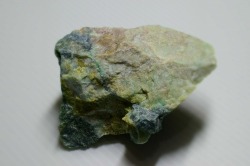 糸魚川産　翡翠原石