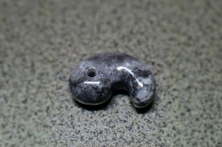糸魚川産翡翠　勾玉　21mm