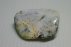 糸魚川産　翡翠原石