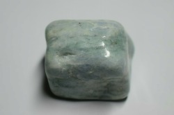 糸魚川産　翡翠原石