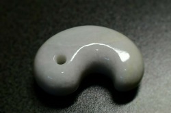 糸魚川産翡翠　勾玉　39mm