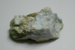 糸魚川産　翡翠原石