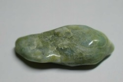 糸魚川産　翡翠原石