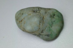 糸魚川産　翡翠原石