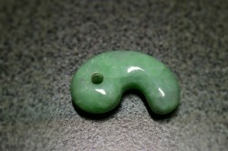 糸魚川産翡翠　勾玉　22mm