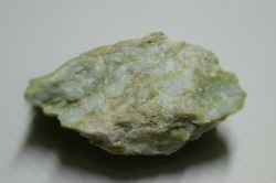 糸魚川産　翡翠原石