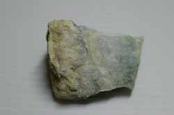 糸魚川産　翡翠原石