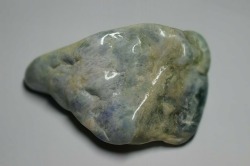 糸魚川産　翡翠原石