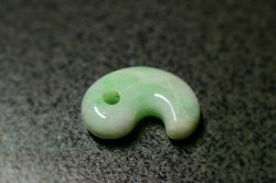 糸魚川産翡翠　勾玉　17mm