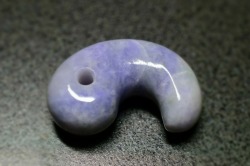 糸魚川産翡翠　勾玉　32mm