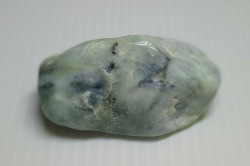 糸魚川産　翡翠原石