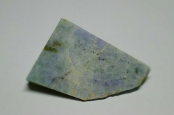 糸魚川産　翡翠原石　板