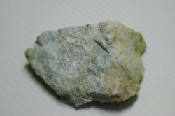 糸魚川産　翡翠原石