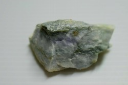 糸魚川産　翡翠原石
