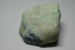糸魚川産　翡翠原石
