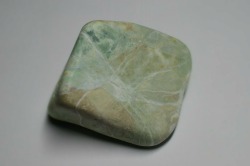糸魚川産　翡翠原石