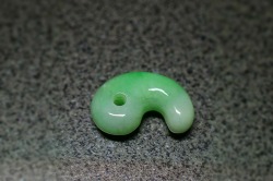 糸魚川産翡翠　勾玉　19mm