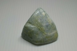 糸魚川産　翡翠原石